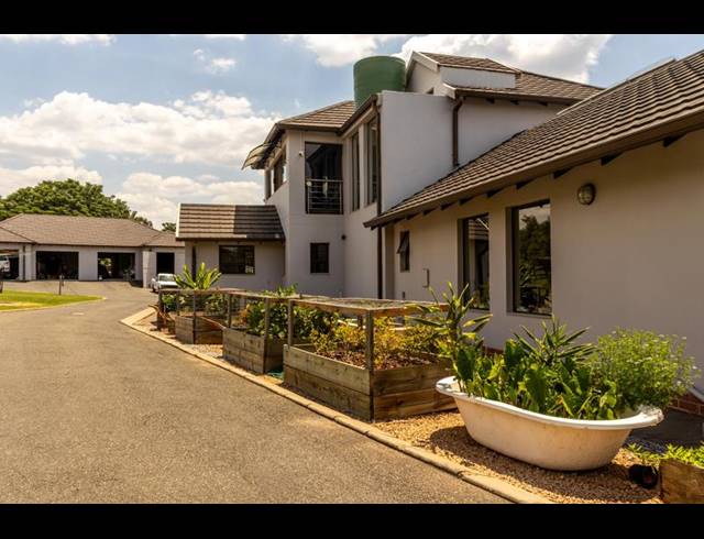 15 BEDROOM HOUSE FOR SALE IN LANSERIA